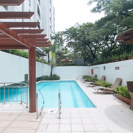 Reddoorz Premium At The Residences Olympia Makati Манила Екстериор снимка